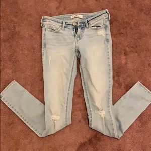Hollister distressed skinny jeans size 0